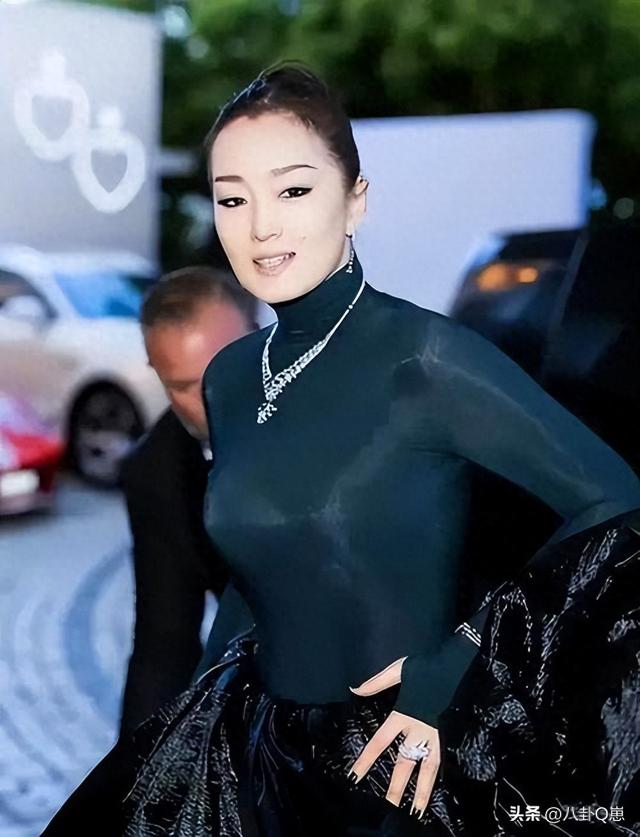 53歲才遇真愛！59歲大咖影后「身材嚴重發福」女神不復存在　一看「76歲法國老公」網全懂了：是幸福的模樣