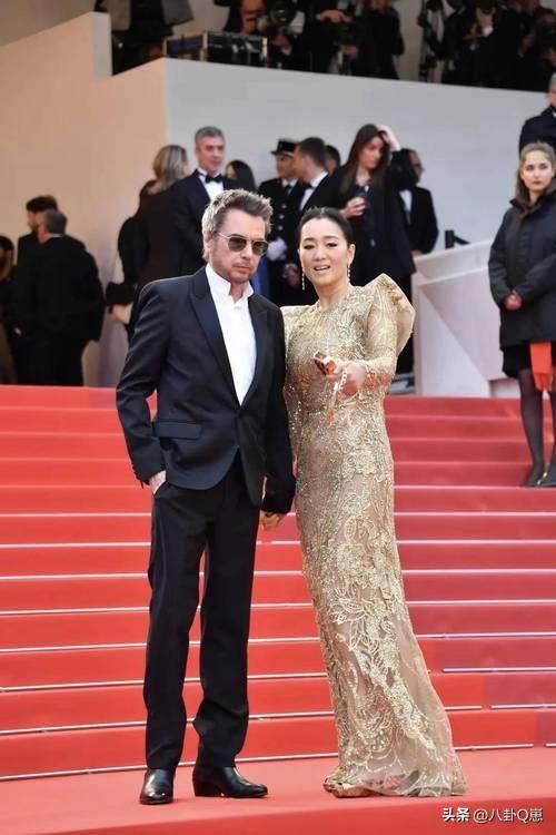 53歲才遇真愛！59歲大咖影后「身材嚴重發福」女神不復存在　一看「76歲法國老公」網全懂了：是幸福的模樣