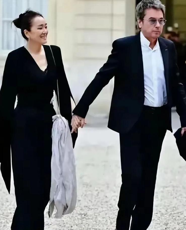 53歲才遇真愛！59歲大咖影后「身材嚴重發福」女神不復存在　一看「76歲法國老公」網全懂了：是幸福的模樣