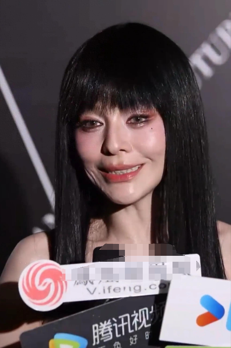 曾是超美女主角！54歲資深女星「罕見性感現身」狀態曝光　面部僵硬被嘲：「整過頭？」