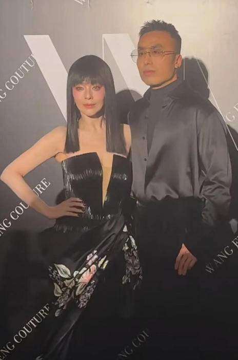 曾是超美女主角！54歲資深女星「罕見性感現身」狀態曝光　面部僵硬被嘲：「整過頭？」