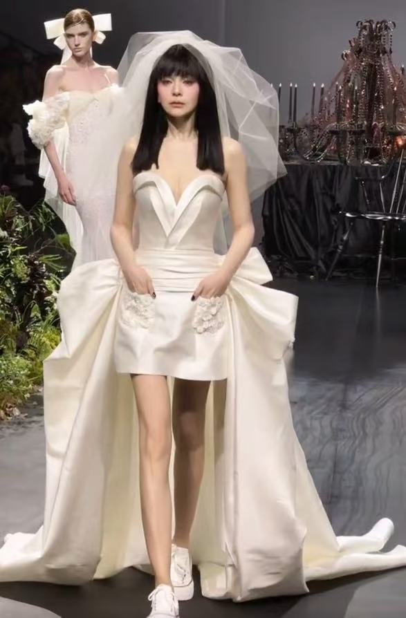 曾是超美女主角！54歲資深女星「罕見性感現身」狀態曝光　面部僵硬被嘲：「整過頭？」