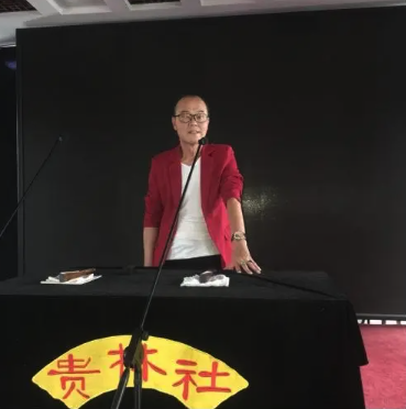 慟別師父！知名表演家「弟子突發訃告」：永遠離開了我們　享年68歲「一生堅持做相聲」