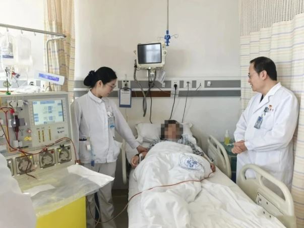夏天是腦梗高發期！67歲阿姨「只覺頭暈難受」竟是腦中風　醫提醒：4件事「必須提早做」