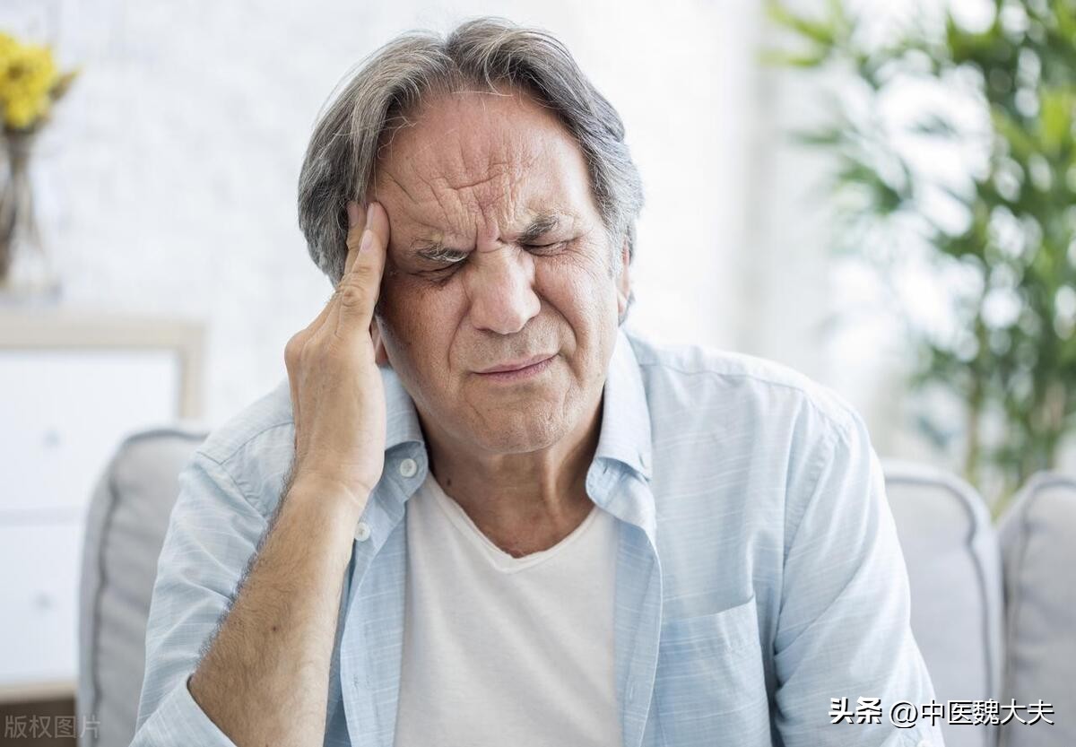 夏天是腦梗高發期！67歲阿姨「只覺頭暈難受」竟是腦中風　醫提醒：4件事「必須提早做」