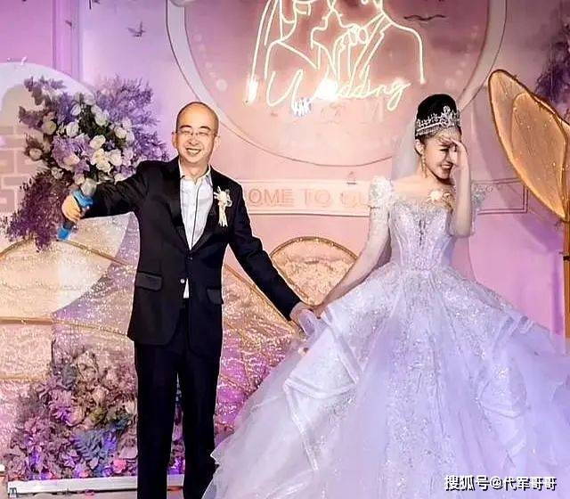 美女演員「嫁大15歲禿頭導演」被酸不登對！她為愛放棄所有「3年後近況令人搖頭」