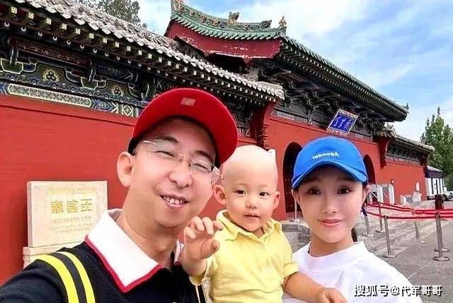 美女演員「嫁大15歲禿頭導演」被酸不登對！她為愛放棄所有「3年後近況令人搖頭」