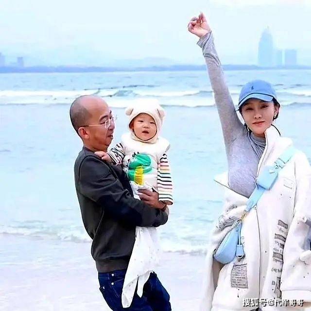 美女演員「嫁大15歲禿頭導演」被酸不登對！她為愛放棄所有「3年後近況令人搖頭」