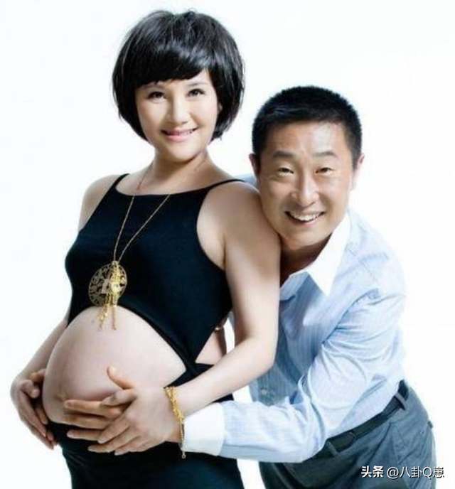 當年下嫁窮小子！大咖女星悲曝「失去3孩子」　隱退多年「終於再當媽」一家三口曝