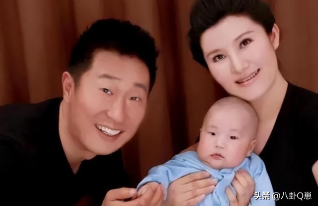 當年下嫁窮小子！大咖女星悲曝「失去3孩子」　隱退多年「終於再當媽」一家三口曝