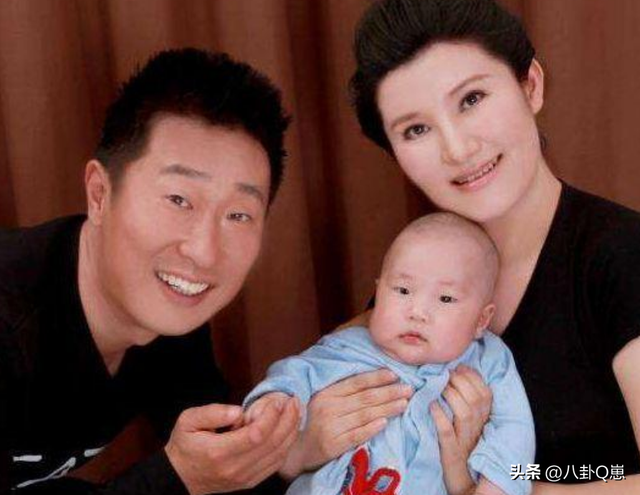 當年下嫁窮小子！大咖女星悲曝「失去3孩子」　隱退多年「終於再當媽」一家三口曝