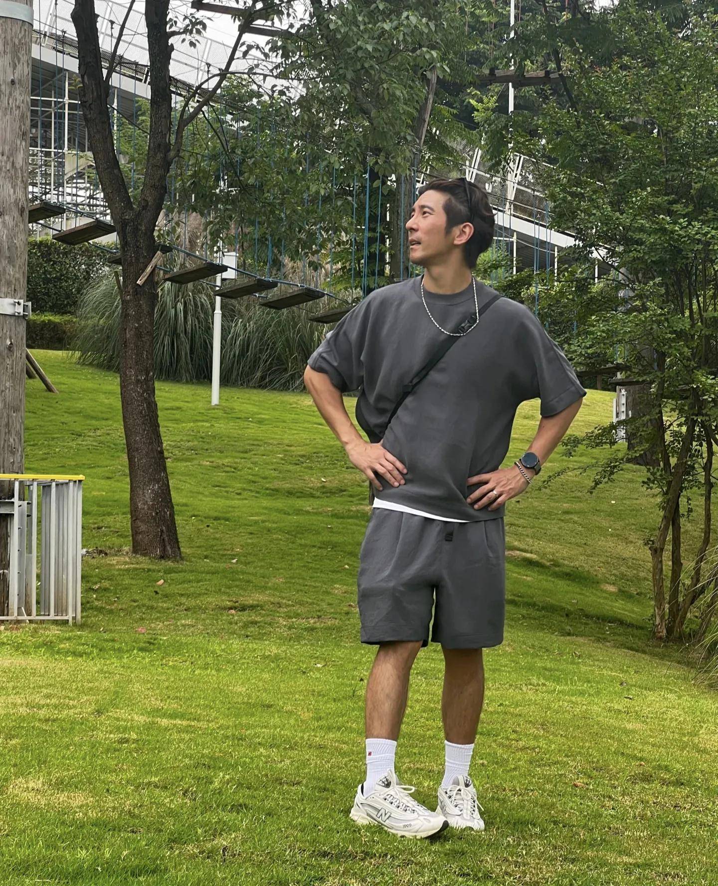 意外巧遇「大咖明星夫妻」全家幸福出遊！一看「50歲的她驚人狀態」網嚇喊：不可思議