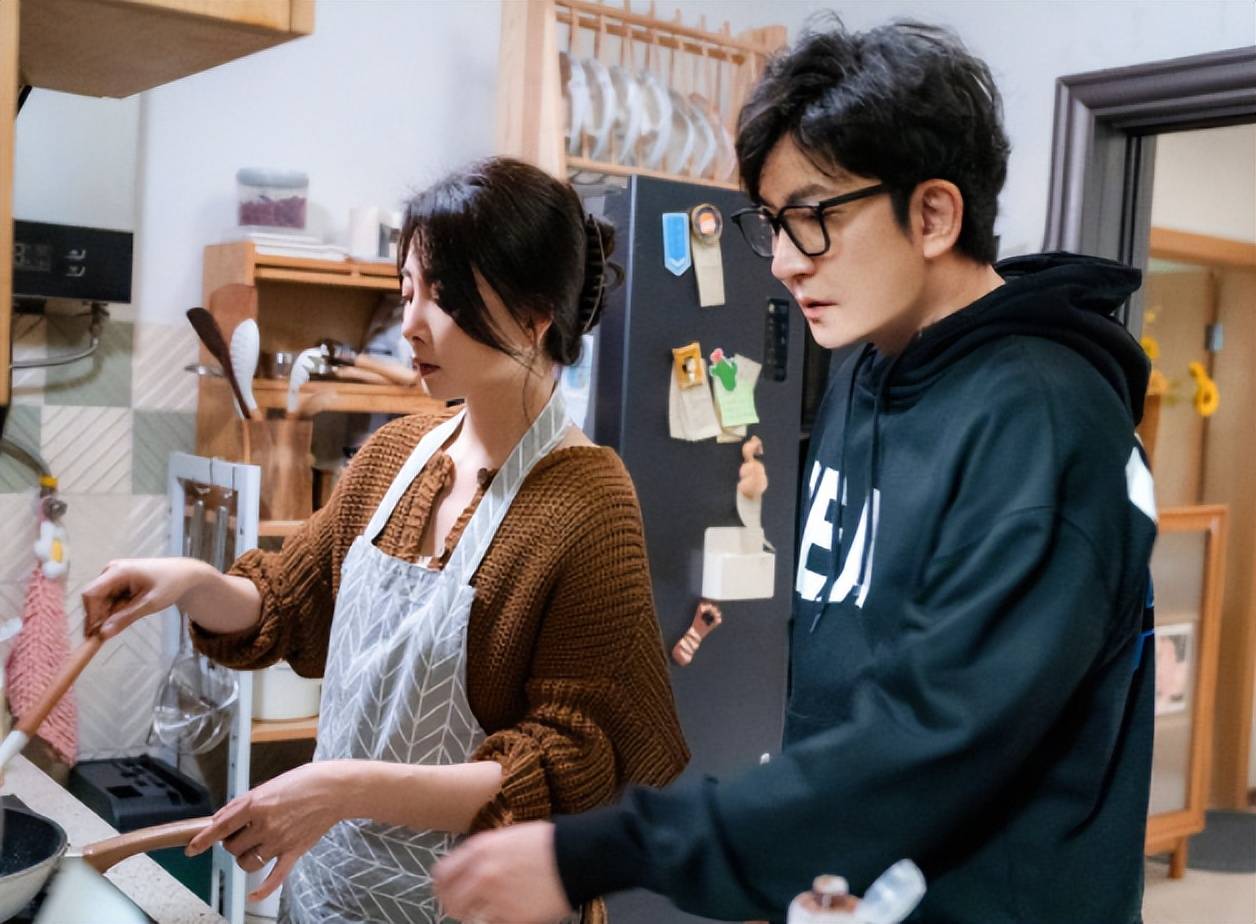 「新型婚姻」悄然盛行，男人佔盡好處，女人苦不堪言，孩子最受罪！