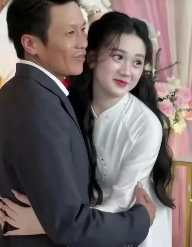 以為是父女！中年大叔「花52萬娶越南女孩」　新娘出場「顏值不輸女明星」網見1點不挺：要小心