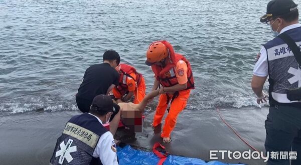 3惡犬追入海！高雄76歲老翁「大面積咬痕」溺水身亡　動保處出手了