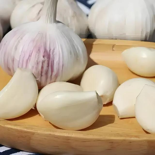 冰箱裡「如果有5種食物」趕快拿出來！根本不能放「養細菌病毒」都不知...