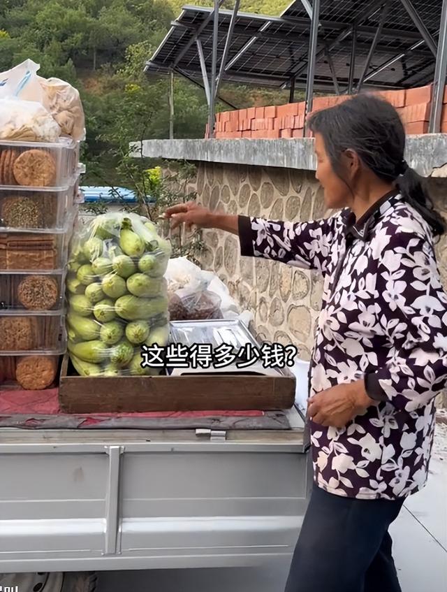 雙親智障殘疾「她扛七口家計」！天未亮開三輪車「吆喝賣菜爆紅」　被譽最美攤販「結局卻超悽慘」