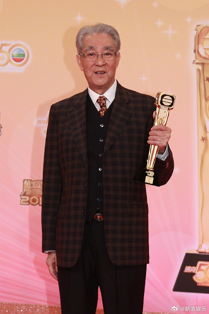 92歲演藝圈大咖「驚傳死訊」！生前「已安排好後事」：把我骨灰灑在花園...