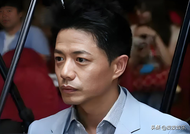 螢幕硬漢「私下超寵妻」！當年假戲真做「追求她9年」　老婆一句怕痛「13年不生子」