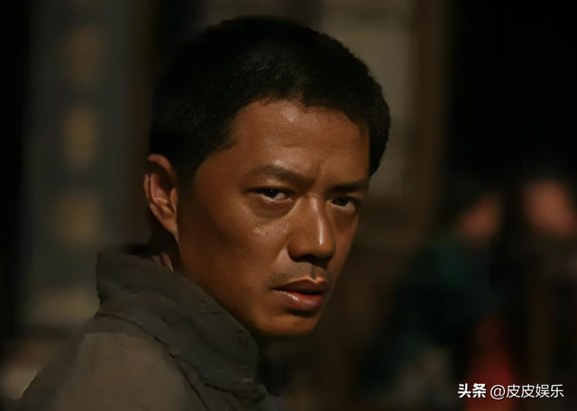 螢幕硬漢「私下超寵妻」！當年假戲真做「追求她9年」　老婆一句怕痛「13年不生子」