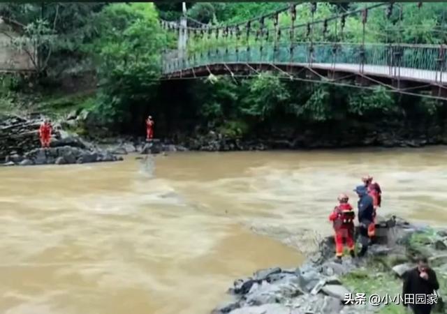 三對母女包車出遊！驚傳「整輛車墜河」2死5失蹤　「最後身影曝光」當地人嘆：這期間不宜出遊
