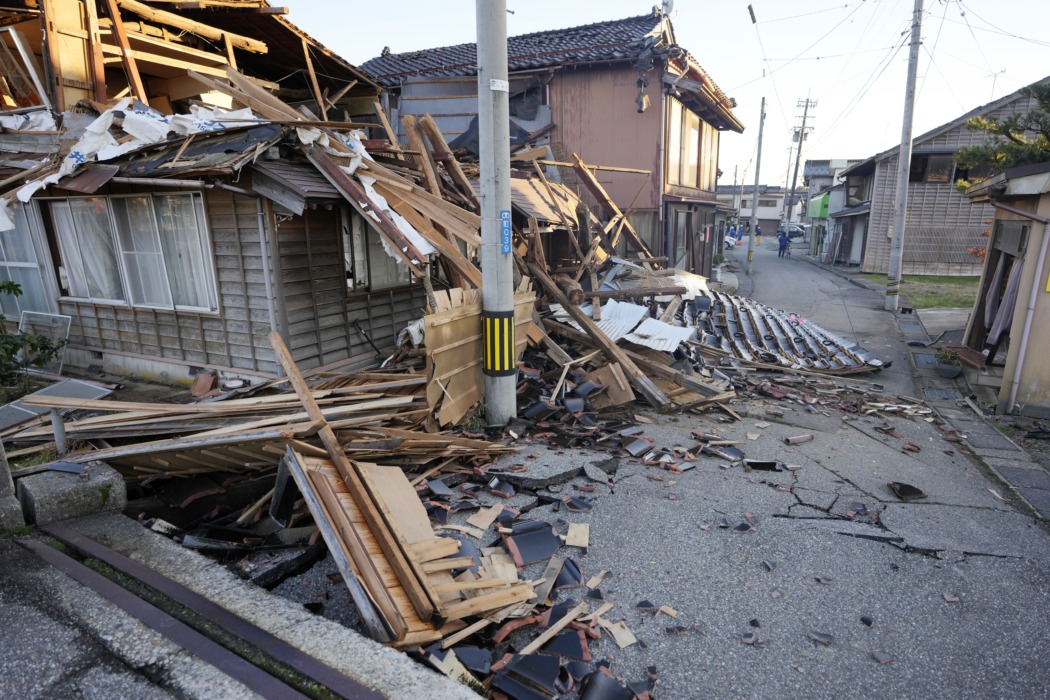 日本爆發7.6強震！竟震出「一大塊陸地」對比照曝光　當地人曝現況「還沒安定下來」