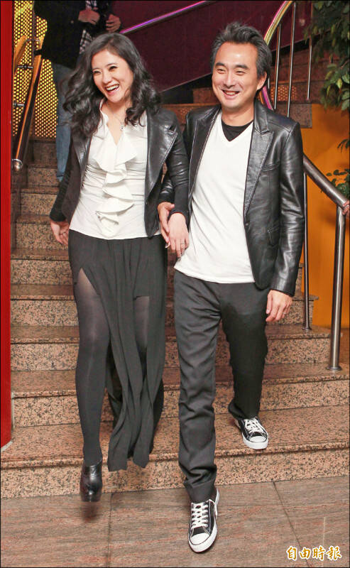 遇到一生摯愛！演藝圈大咖夫妻「20歲愛女宣布結婚」　驚喜復刻「20年前父母婚紗照」完美繼承媽媽美貌