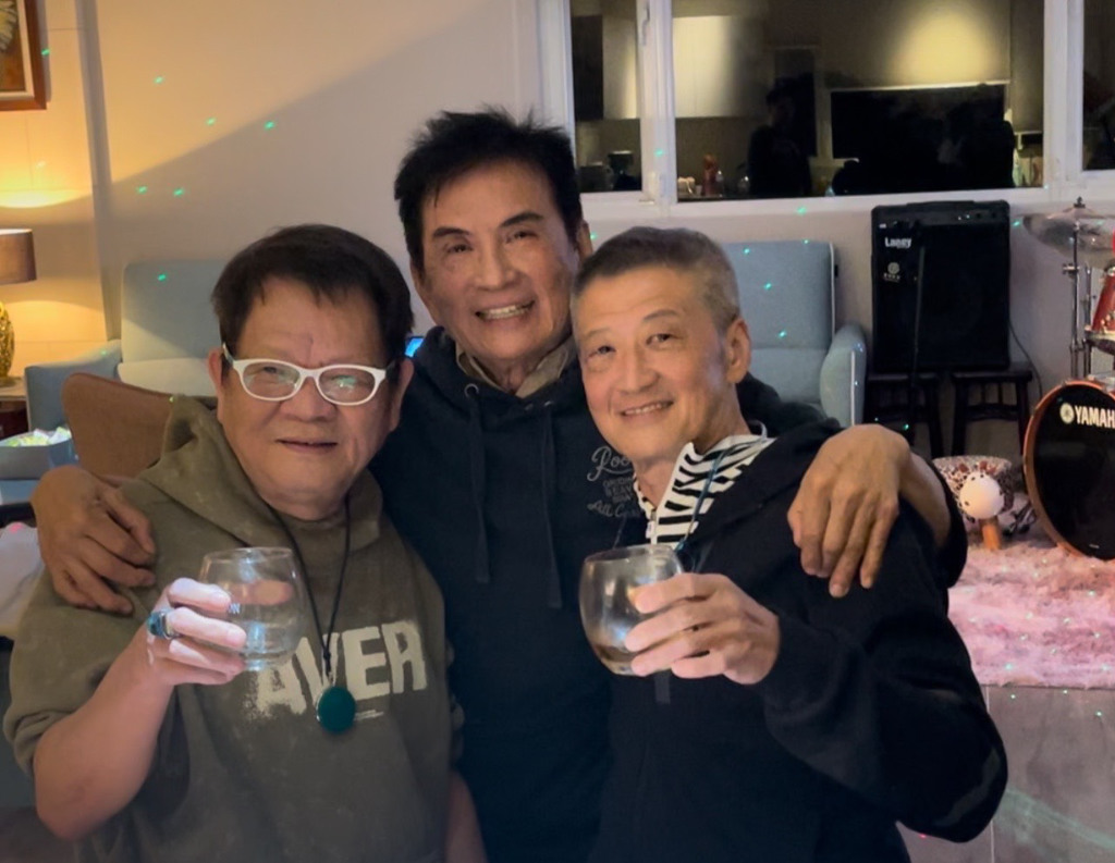 本土小生76歲癌逝！鄭進一悲痛「現身告別式」送兄弟最後一程　兒淚憶「他是最好的爸爸」