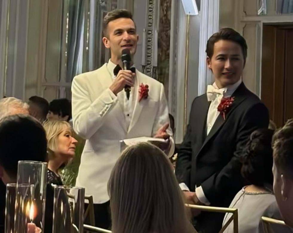 知名富二代義大利完婚！高帥外籍丈夫曝光「兩人外型超級搭」