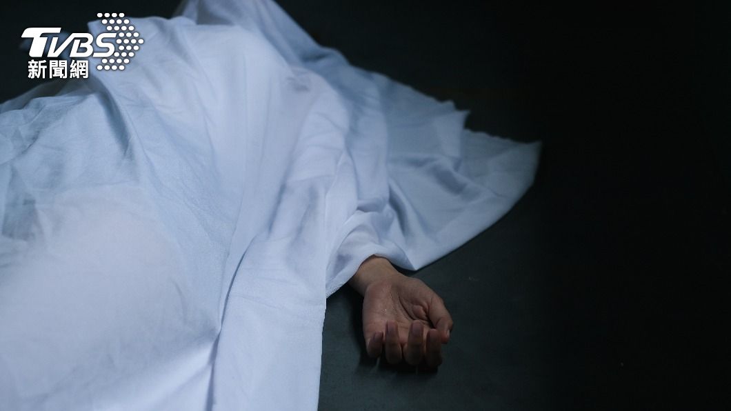 嚇慘／剛看完醫生！10歲女童「遭18歲跳樓女壓死」　母親「手抓藥袋倒地送醫」現況曝光
