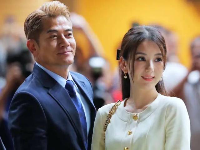 嫁大22歲天王！模特嫩妻「肚裡喜迎第三胎」　挺孕肚現身「38歲私下狀態驚人」