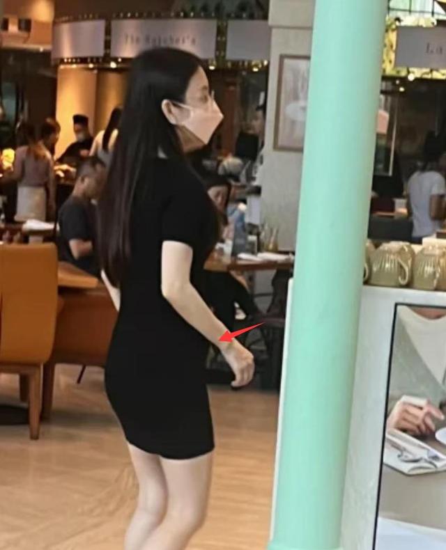 嫁大22歲天王！模特嫩妻「肚裡喜迎第三胎」　挺孕肚現身「38歲私下狀態驚人」