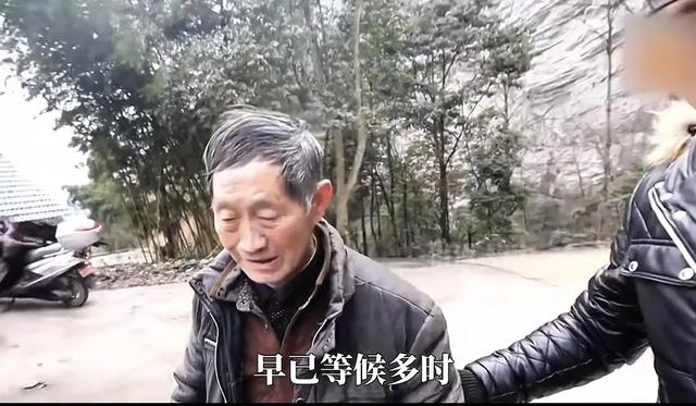 女兒私訂終身！「一走26年沒回娘家」老父親苦苦哀求　直到「女婿帶著她現身」真相終於大白