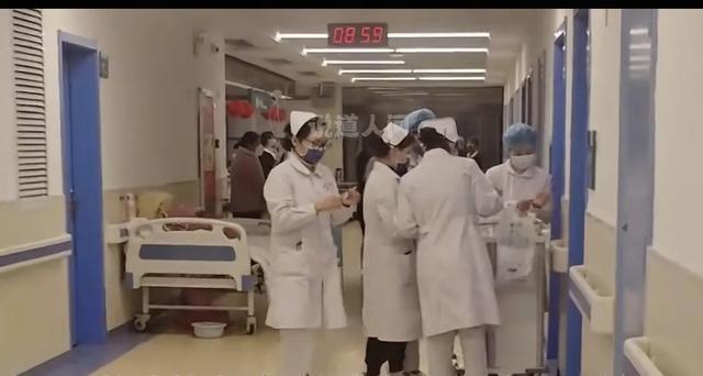 女兒私訂終身！「一走26年沒回娘家」老父親苦苦哀求　直到「女婿帶著她現身」真相終於大白