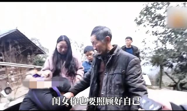 女兒私訂終身！「一走26年沒回娘家」老父親苦苦哀求　直到「女婿帶著她現身」真相終於大白