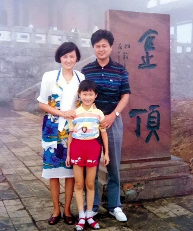 被爆癱瘓潦倒、嫁外國老頭！41歲大咖女星「坐輪椅現身」　「財產無人繼承」不再沉默了