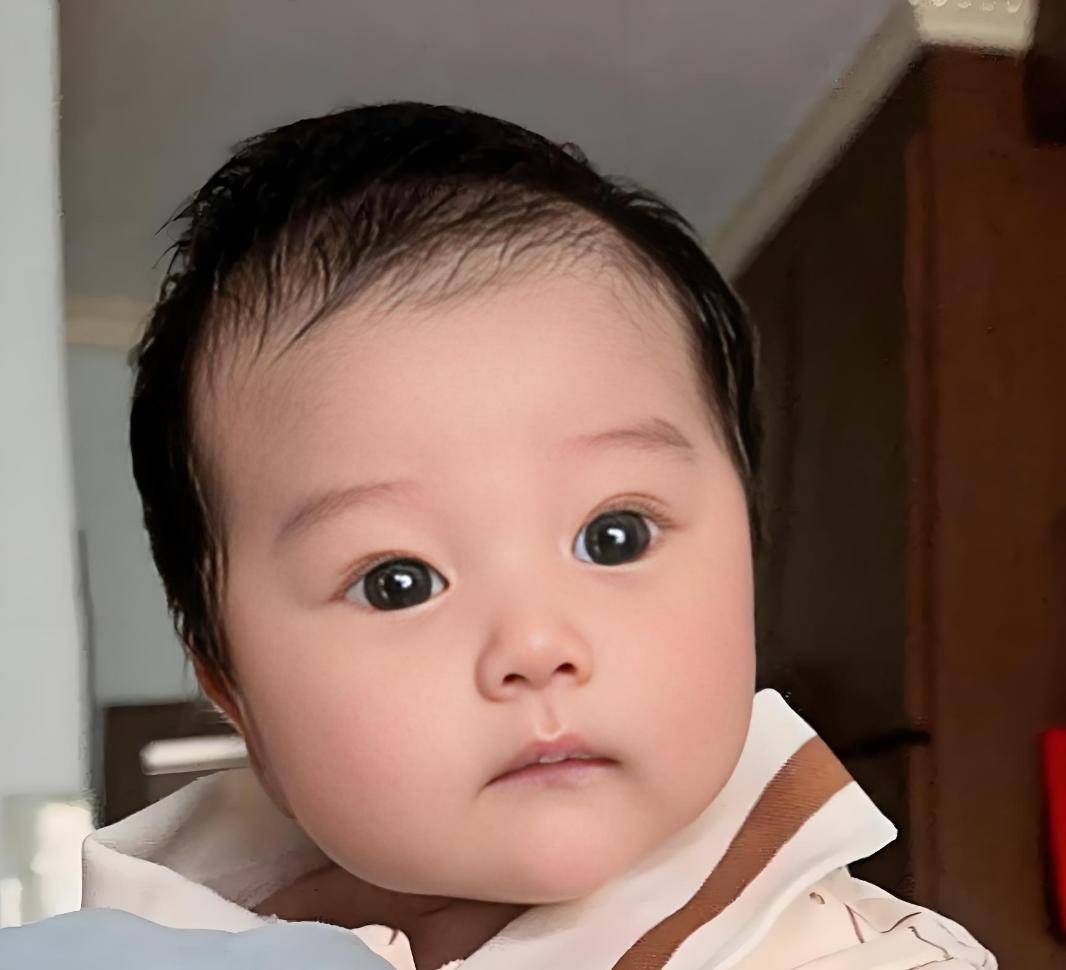 最美嬰兒出生自帶美顏！大眼混血「配櫻桃小嘴」零死角長相曝光