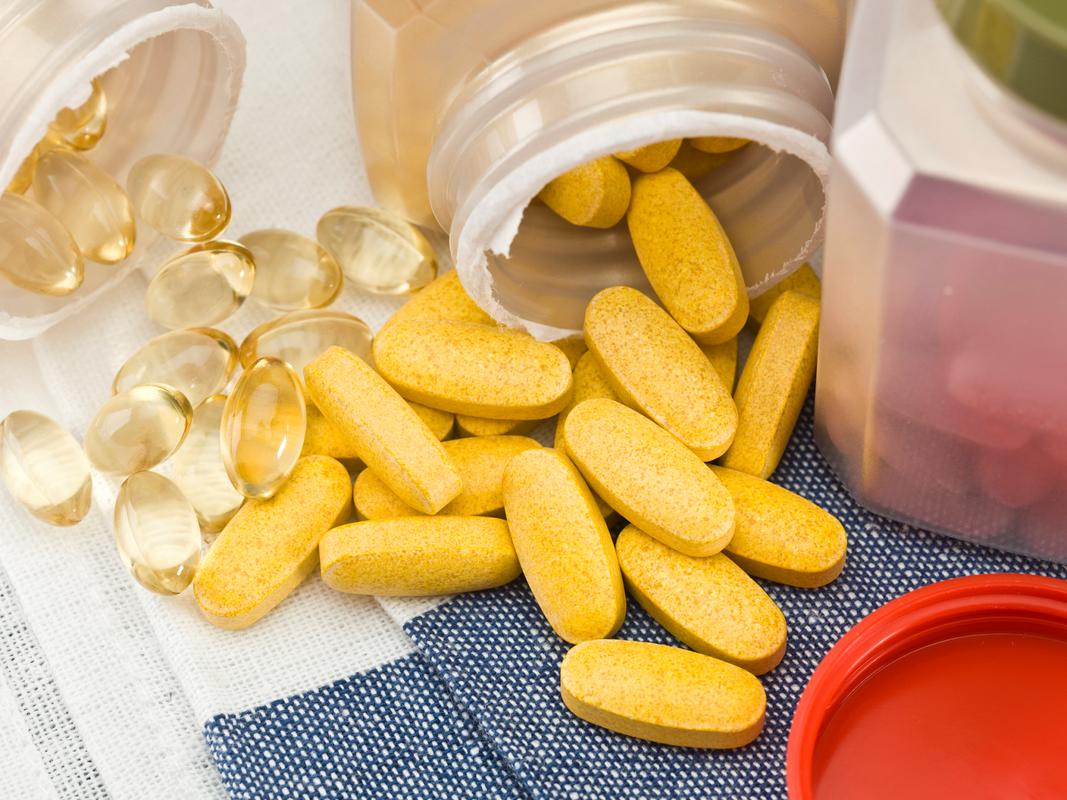 「這4種維生素」別再亂吃了！研究發現：恐得乳癌「身體急性中毒」