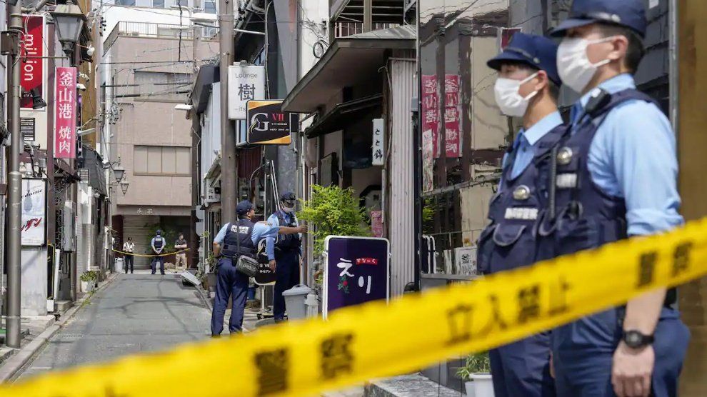 雙刀男夜闖酒吧「猛砍2女奪命」原因曝光　死者父悲喊：「才剛生完第二胎...」