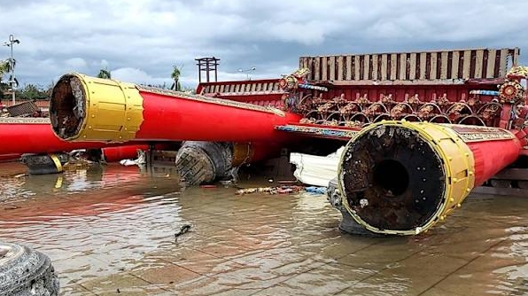 早料到牌樓倒塌？南鯤鯓代天府「王爺慈悲顯靈」　他驚曝「還有更大災難」