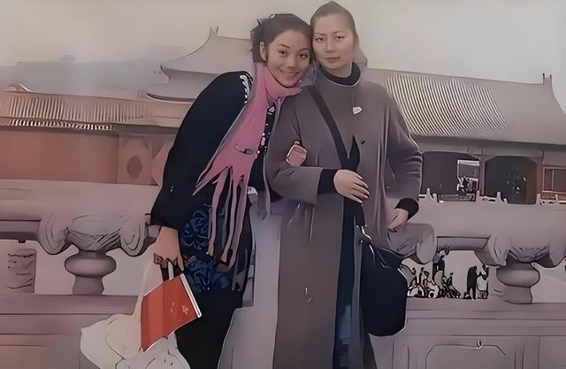 堅持不結婚！36歲美女「買英國優質男蝌蚪」生混血3胞胎　「挨批崇洋媚外」7年後近況曝光