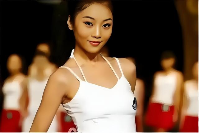 堅持不結婚！36歲美女「買英國優質男蝌蚪」生混血3胞胎　「挨批崇洋媚外」7年後近況曝光