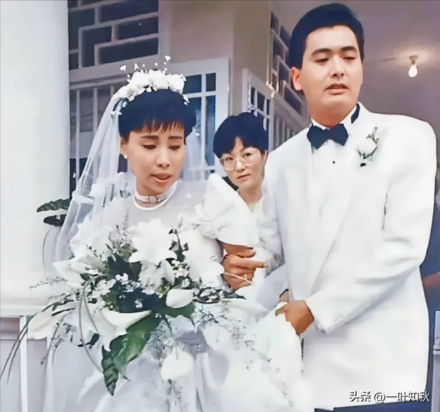 相愛相守40年！演藝圈模範夫妻「低調出遊仍被認出」　70歲大咖影帝「身形消瘦單薄」粉絲超擔心
