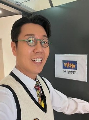工作全面暫停！51歲資深男星「驚傳緊急送醫」　他虛弱曝「剛吃完2種麵」太要不得