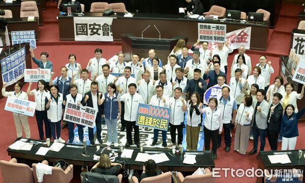 最新／全民普發1萬要來了！發放「方式、時機點」一次看：最晚「這時間會領到」