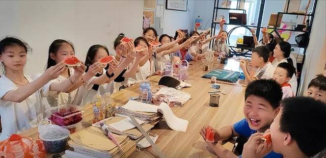 才剛治好白血病！38歲女老師「老公突心梗驟逝」悲痛欲絕　「不到百天也走了」留下年幼2女