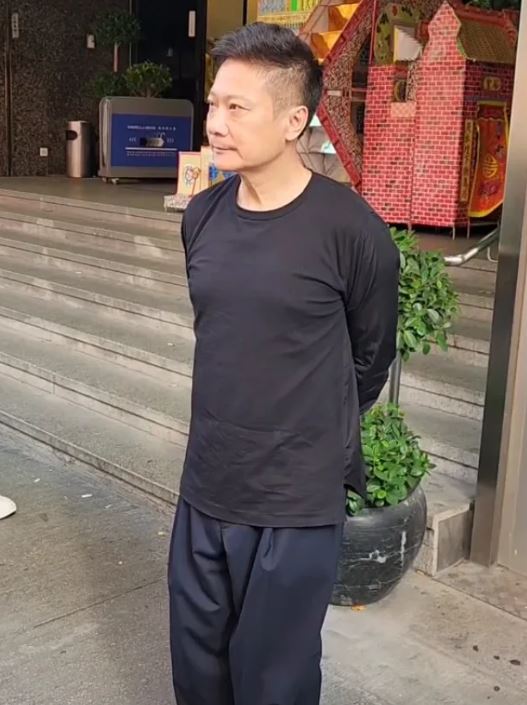 牽手超過半世紀！演藝圈「模範夫妻」相繼離世　「靈堂宛如花海」眾星雲集淚送