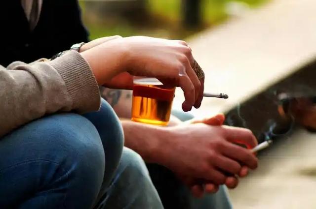 醫生警告：胃癌的第一個信號「常在睡覺時出現」...很多人卻不重視