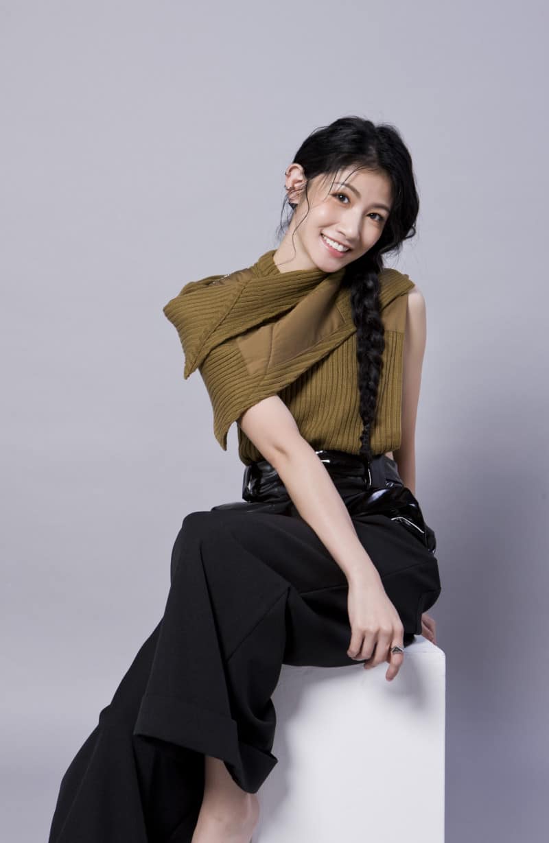 李千娜21歲女兒曝光！一轉頭「跟媽媽長超像」 她坦言：不想她被認出來...
