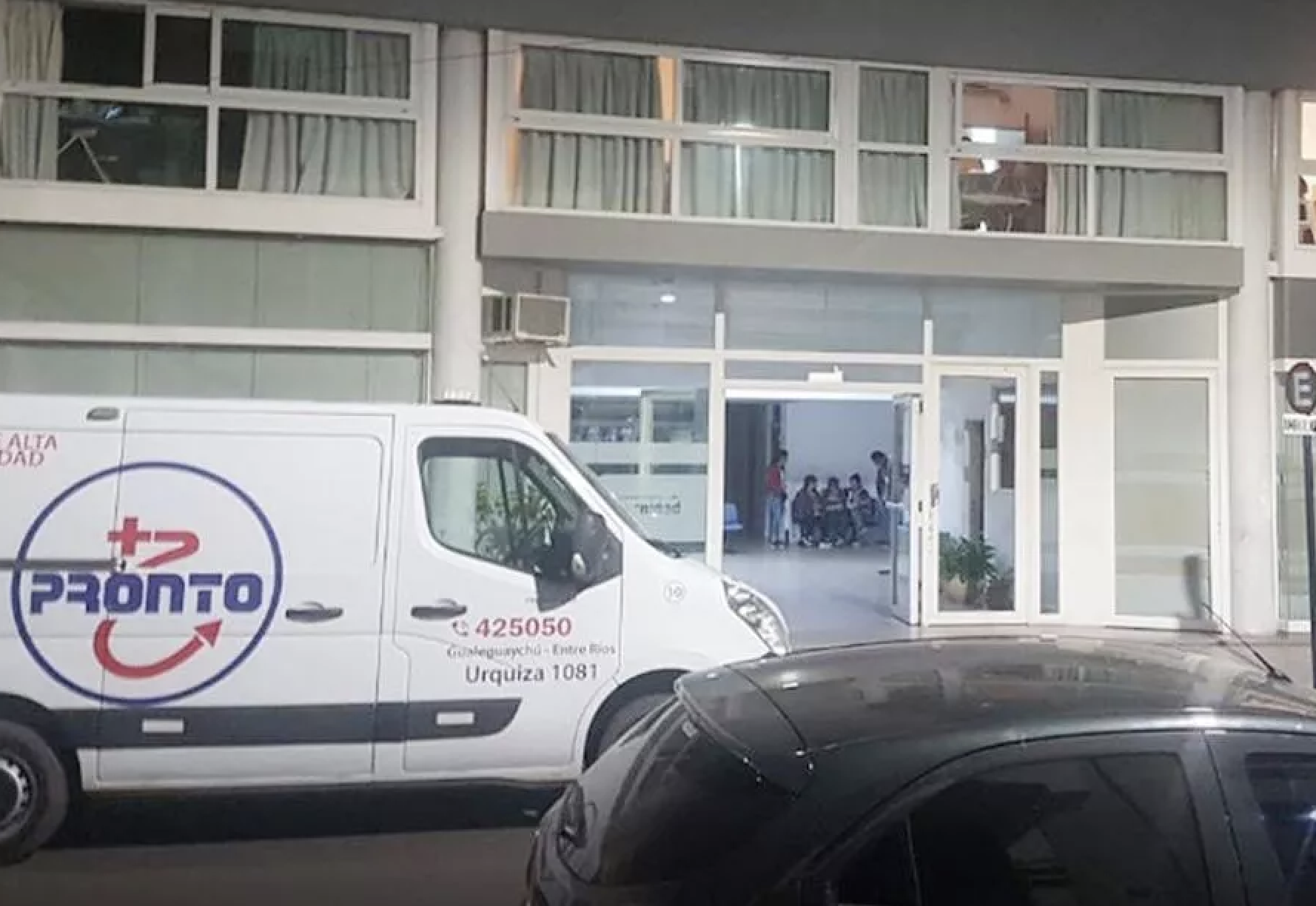 產婦用力一擠！「男嬰瞬間噴出」醫護漏接墜地　新手爸一旁目睹嚇慘